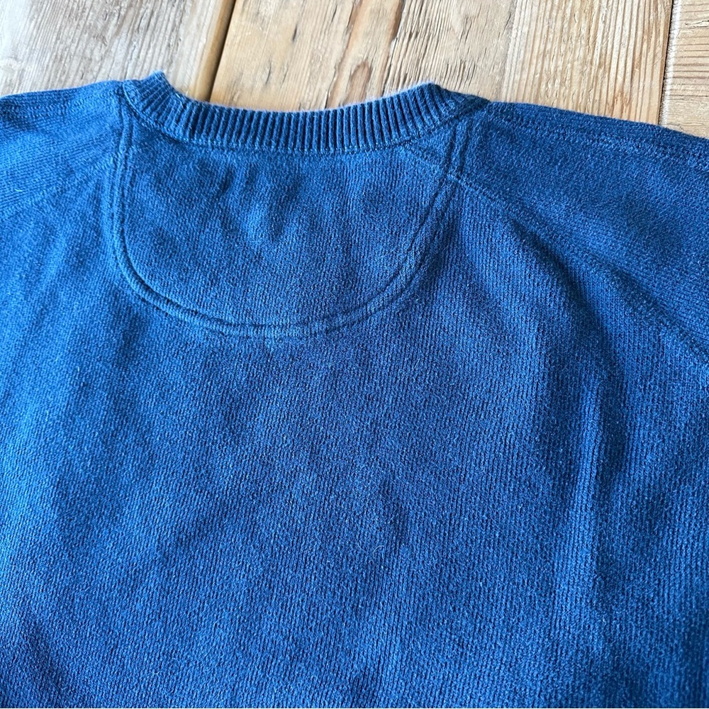 Tommy Bahama Crewneck Sweatshirt Reversible Navy Blue and Gray Color - Picture 6 of 14